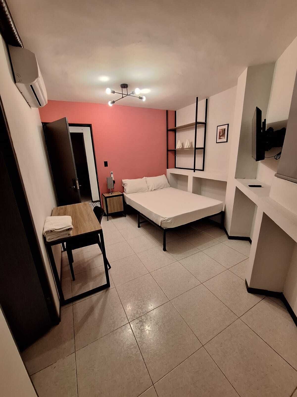 Superior-Doppelzimmer, 1 Doppelbett, Stadtblick | Individuell dekoriert, individuell eingerichtet, Schreibtisch