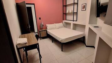 Superior-Doppelzimmer, 1 Doppelbett, Stadtblick | Individuell dekoriert, individuell eingerichtet, Schreibtisch