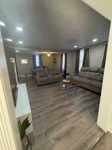 3-Bedroom Apartment in Ayer, Steps from Train, Easy Boston Access, Free Parking.