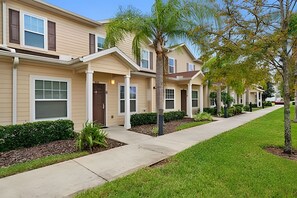 Exterior - Modern 3BR Villa near Disney & Resort Access (Kissimmee)