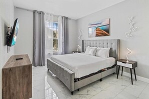 3 bedrooms, iron/ironing board, Internet, bed sheets - Spacious 3BR Condo at Vista Cay Resort (Orlando)