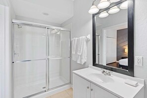 Hair dryer - Spacious 3BR Townhome at Vista Cay Resort (Orlando)