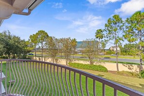 Property grounds - Modern 3BR Townhome at Vista Cay Resort (Orlando)