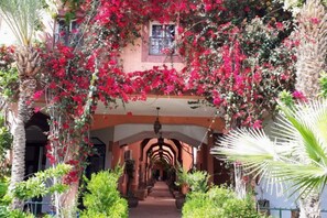 Unclassified image, 5 of 29, button - Riad with Swimming Pools (Marrakech)