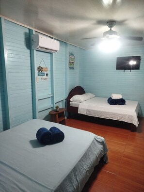 4 chambres, fer et planche à repasser, accès Internet, draps fournis