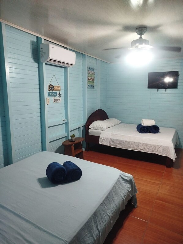 4 Schlafzimmer, Bügeleisen/Bügelbrett, Internetzugang, Bettwäsche