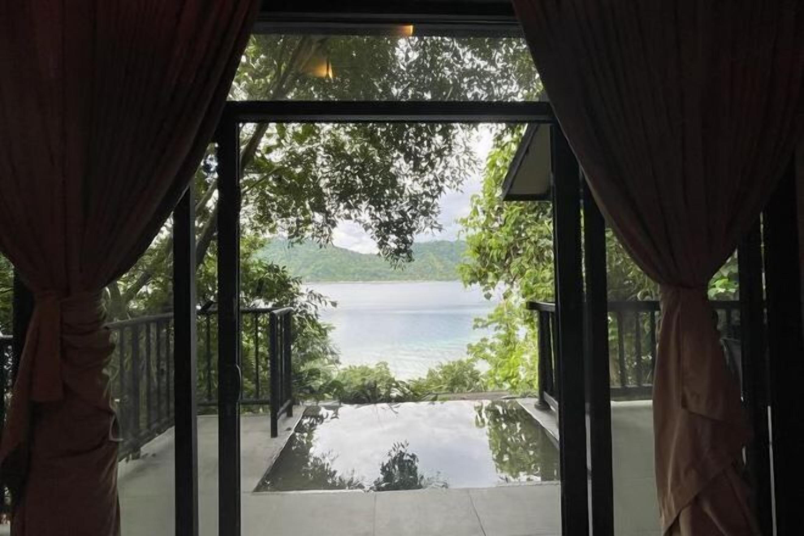 المنشأة من الداخل