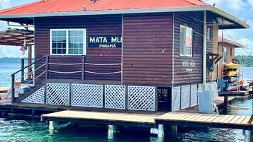 Standaard huis, veranda, uitzicht op zee | Terras