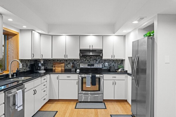 Fridge, microwave, oven, stovetop