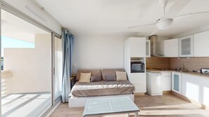 TV - Copacabana Canet Sud – 2-Room Apartment with Terrace and Pool (Canet-en-Roussillon)