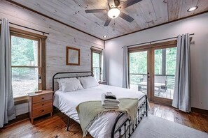 5 chambres, fer et planche à repasser, Wi-Fi gratuit, draps fournis