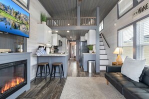 Interior - Vine Time (Fredericksburg)