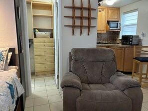 1 bedroom, free WiFi, bed sheets - Paradise Studio in Hollywood Beach (Hollywood)