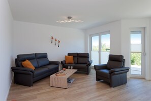 Smart TV y chimenea 