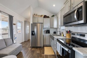 Fridge, microwave, oven, stovetop - The Waylon (Fredericksburg)