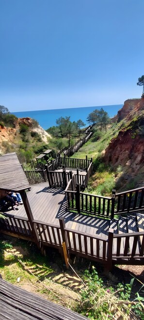 Property grounds - Casa Luna with Saltwater Pool – Private Pool, Garden & Parking (Olhos de Água)