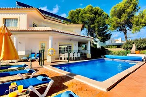 Pool - Casa Luna with Saltwater Pool – Private Pool, Garden & Parking (Olhos de Água)