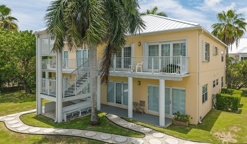 Cosy 1-Bed, Pool + Sea and Dining close by