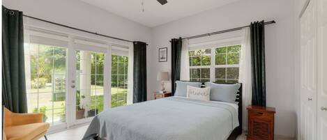 1 غرفة نوم وخدمة الإنترنت وملاءات أسرّة