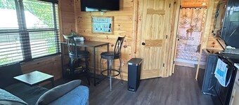 Tiny cabin with river and mountain views in Newport TN.