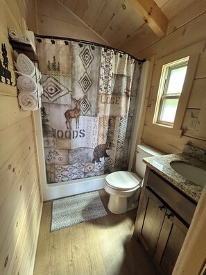 تجهيزات دش، مجففات شعر، مناشف، صابون