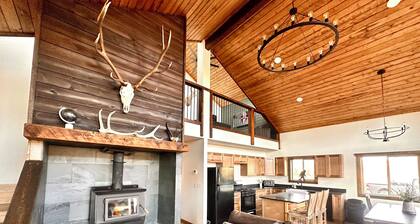 Private Fishing Escape at beautiful new build Cabin.