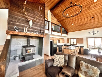 Private Fishing Escape at beautiful new build Cabin.