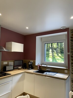 Fridge, microwave, oven, stovetop - Ranch Cottage with Private Terrace, Garden, and Wi-Fi in Tirepied, Normandy (Tirepied)