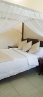 Quarto casal luxo | Wi-Fi de cortesia, roupa de cama