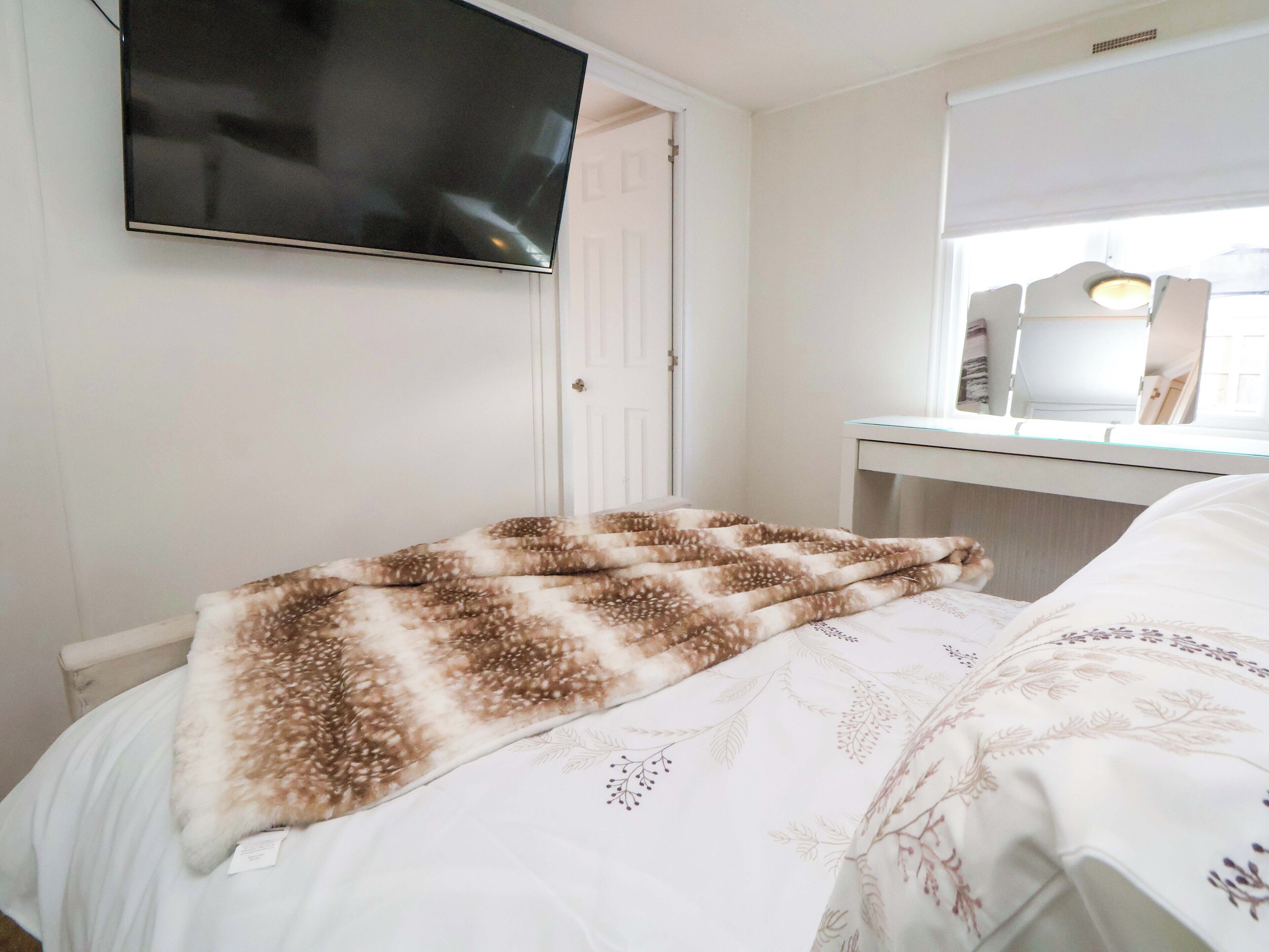 2 bedrooms, individually decorated, individually furnished, free WiFi