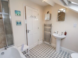 Shower - 2 High Stakesby Cottages (Whitby)