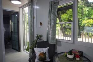 Interior - Coqui Tiny House - Unit 1 (Rincón)
