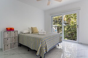 1 bedroom, iron/ironing board, WiFi, bed sheets - Casa Angelica Apt 203 steps to Sandy Beach (Rincon)