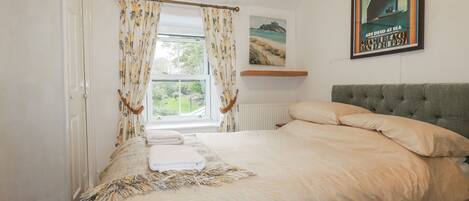 4 bedrooms, individually decorated, individually furnished, free WiFi