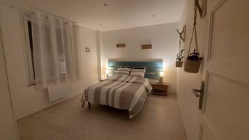 2 sovrum, strykjärn/strykbräda, resesäng och sängkläder