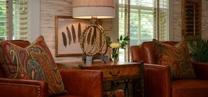 المنشأة من الداخل