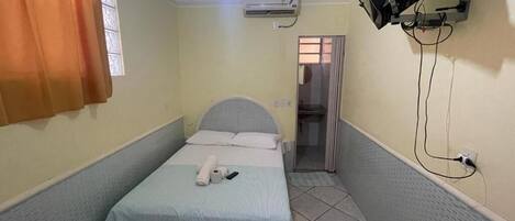 Single Room | Desk, iron/ironing board