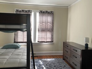 3 bedrooms, WiFi, bed sheets