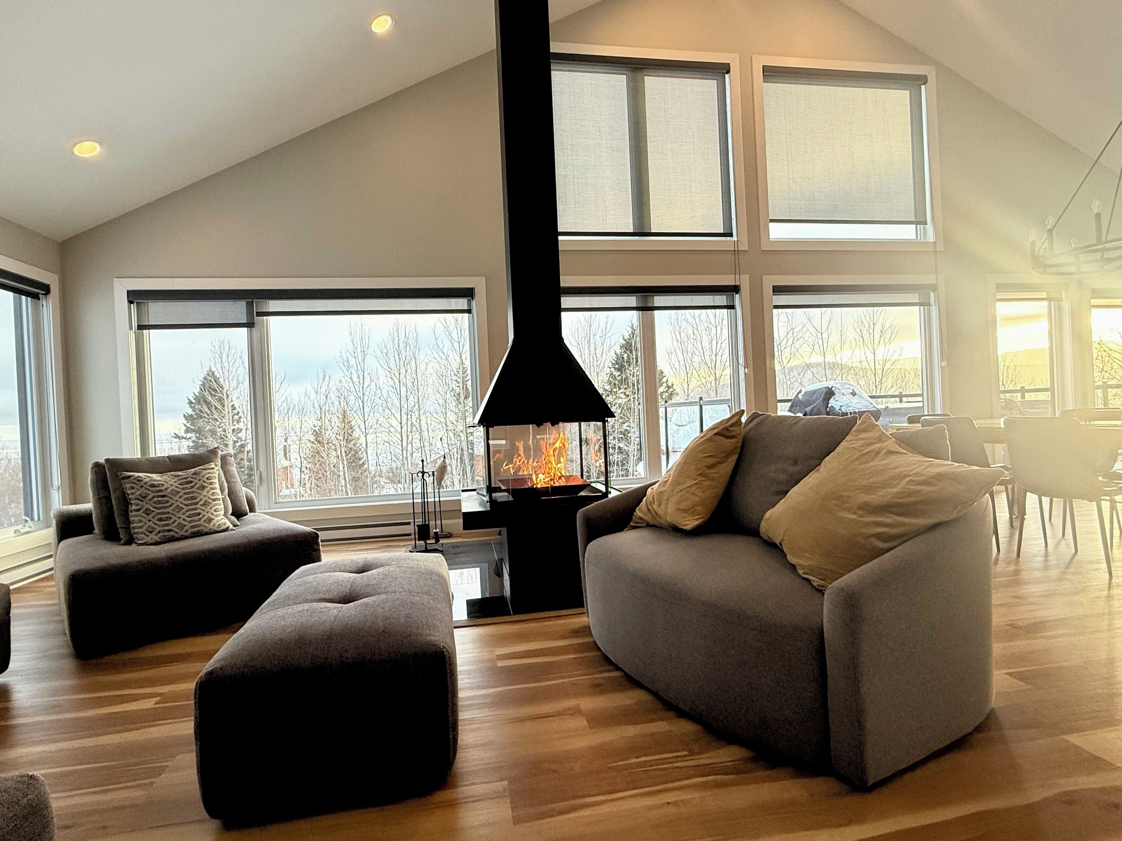 Smart TV, fireplace, table football