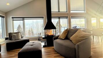 Smart TV, fireplace, table football