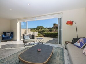 Living area - 2 Lon Y Dryw (Holyhead)