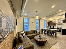 Családi apartman, kilátással a városra | Nappali