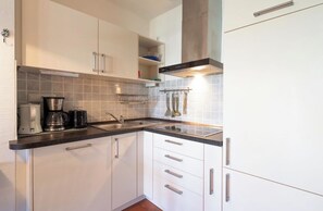 Private kitchen - Cozy apartment in Bakenberg - approx. 8 minutes from the natural beach (Dranske)