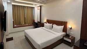 Desk, laptop workspace, free WiFi - HOTEL SANIDHYAM BLISS (Varanasi)
