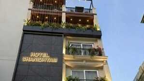 Front of property - HOTEL SANIDHYAM BLISS (Varanasi)