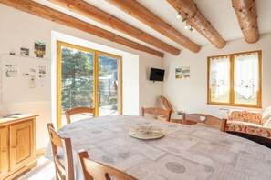 Interior - Mountain House for 9 Guests (Saint-Lary Soulan)