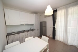 Dining - Residence Veranda three-room apartment Trilo for 6 people (Rosolina Mare)