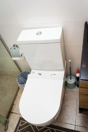 Deluxe Apartment, Balcony | Bathroom - Libi Apartment-BlueWaters Property  (Accra)