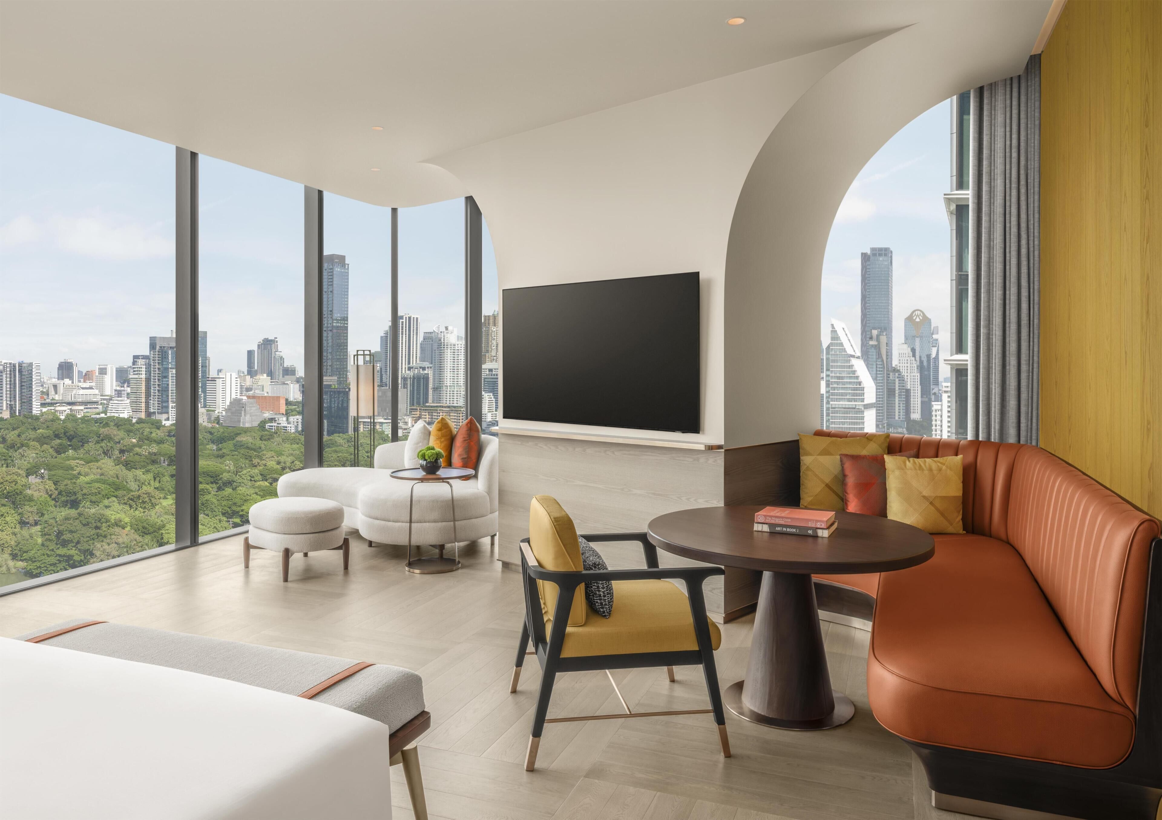 Habitación Deluxe, 1 cama King size, vista al parque | Artículos del minibar gratis y caja de seguridad en la habitación 
