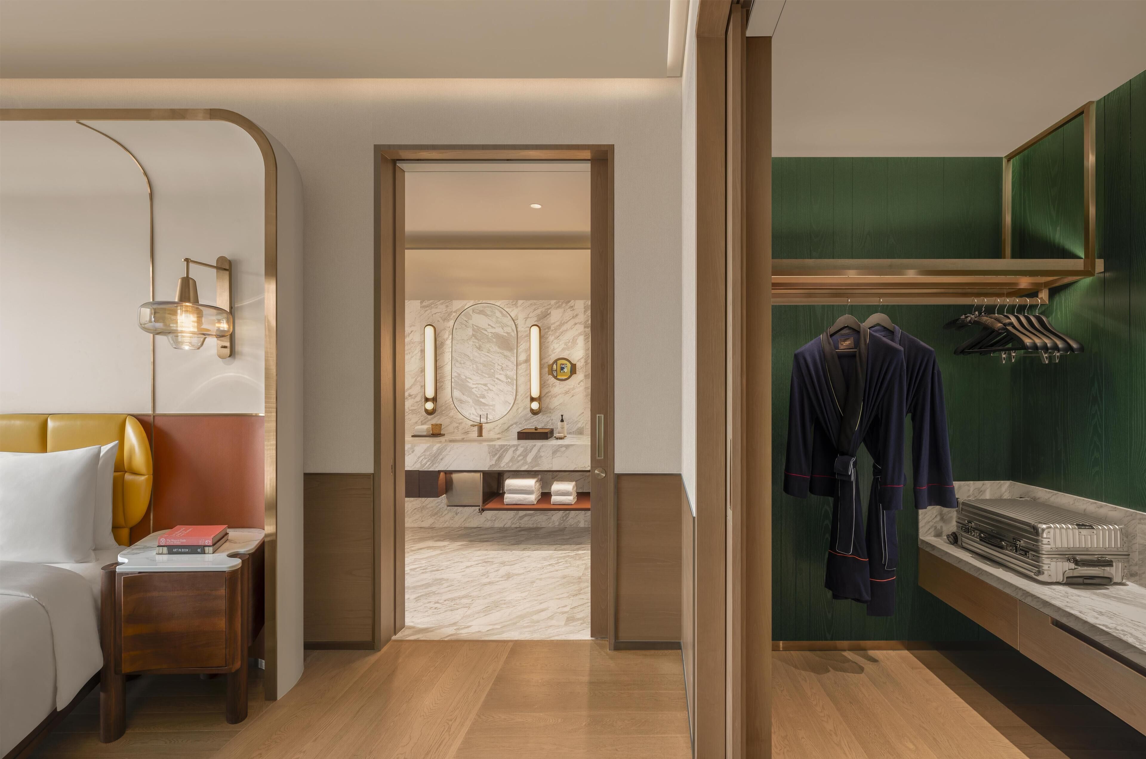 Phòng Suite, 1 giường cỡ king (Andaz) | Minibar với thức ăn, đồ uống miễn phí, két bảo mật tại phòng, bàn 